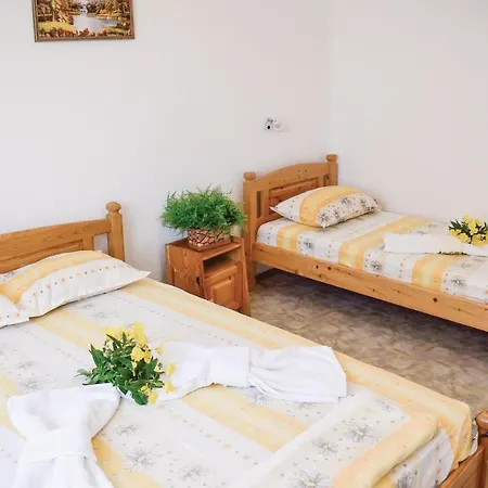 Four-bedroom Holiday In Village Σπίτι διακοπών *