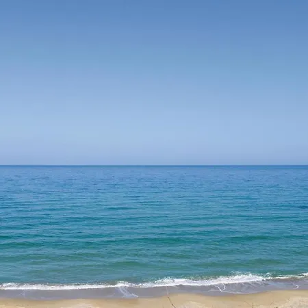Four-bedroom Holiday In Village Σπίτι διακοπών *