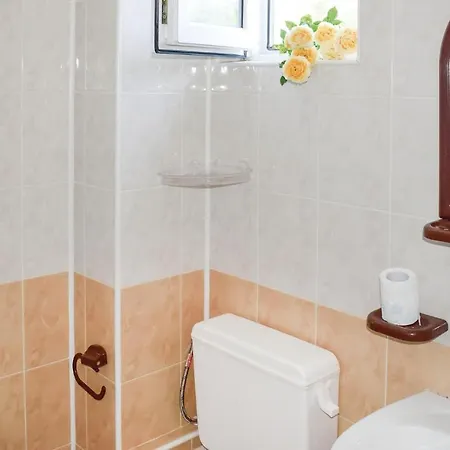 Four-bedroom Holiday In Village Σπίτι διακοπών Velika