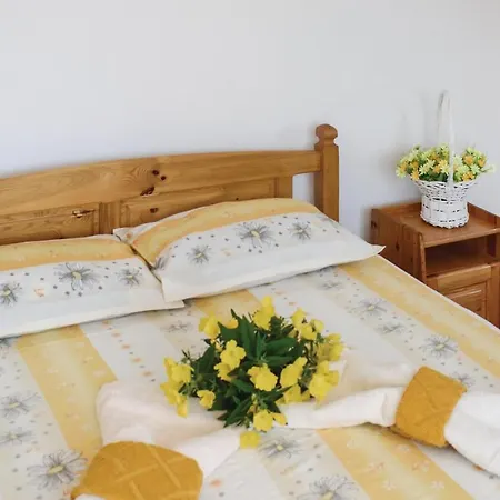 Four-bedroom Holiday In Village *